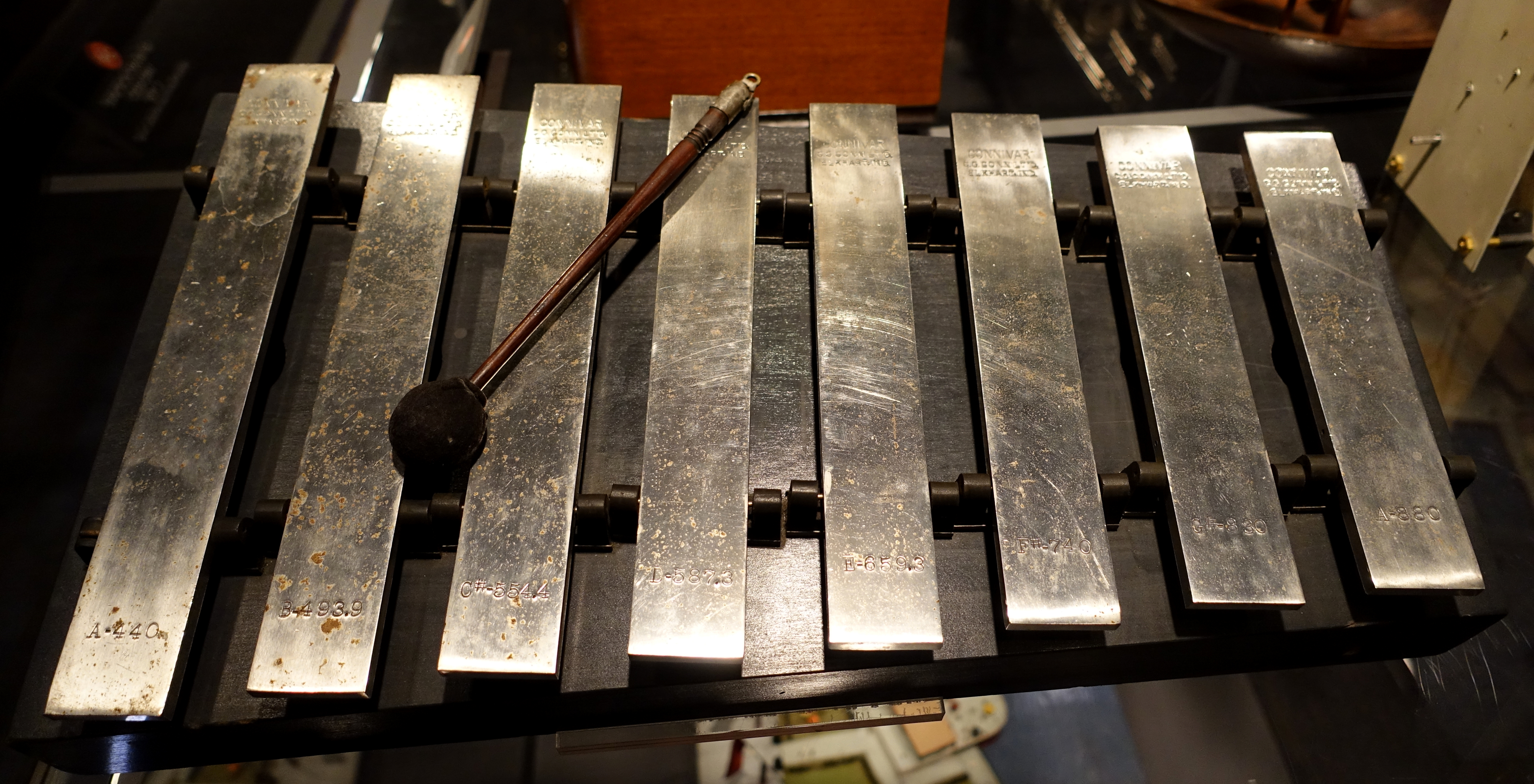 NBC_Xylophone,_c._1930,_gift_of_NBC_Radio_Chicago,_WMAQ_-_Museum_of_Science_and_Industry_(Chicago)_-_DSC06687