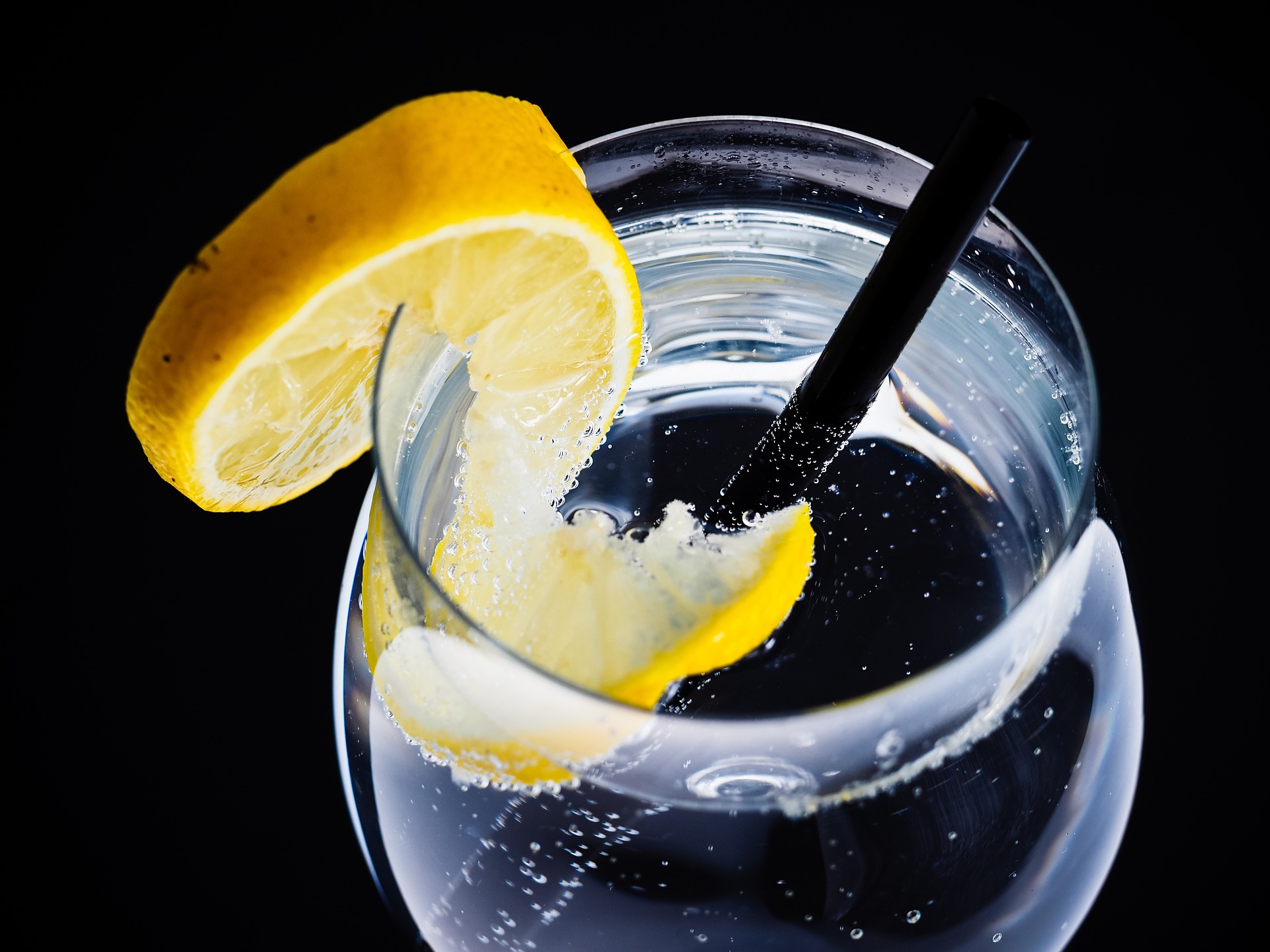 glass-956263_1920