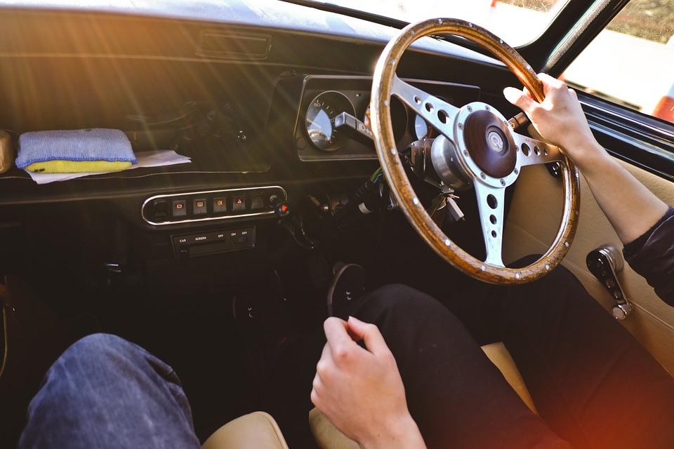 car-923873_960_720