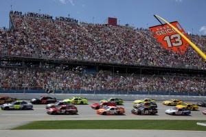 nascar-804276_960_720